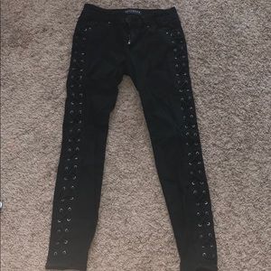 Bullhead low-rise black jeans
